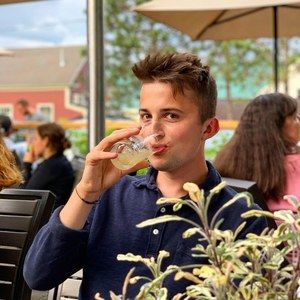 Meet your Posher, Tom